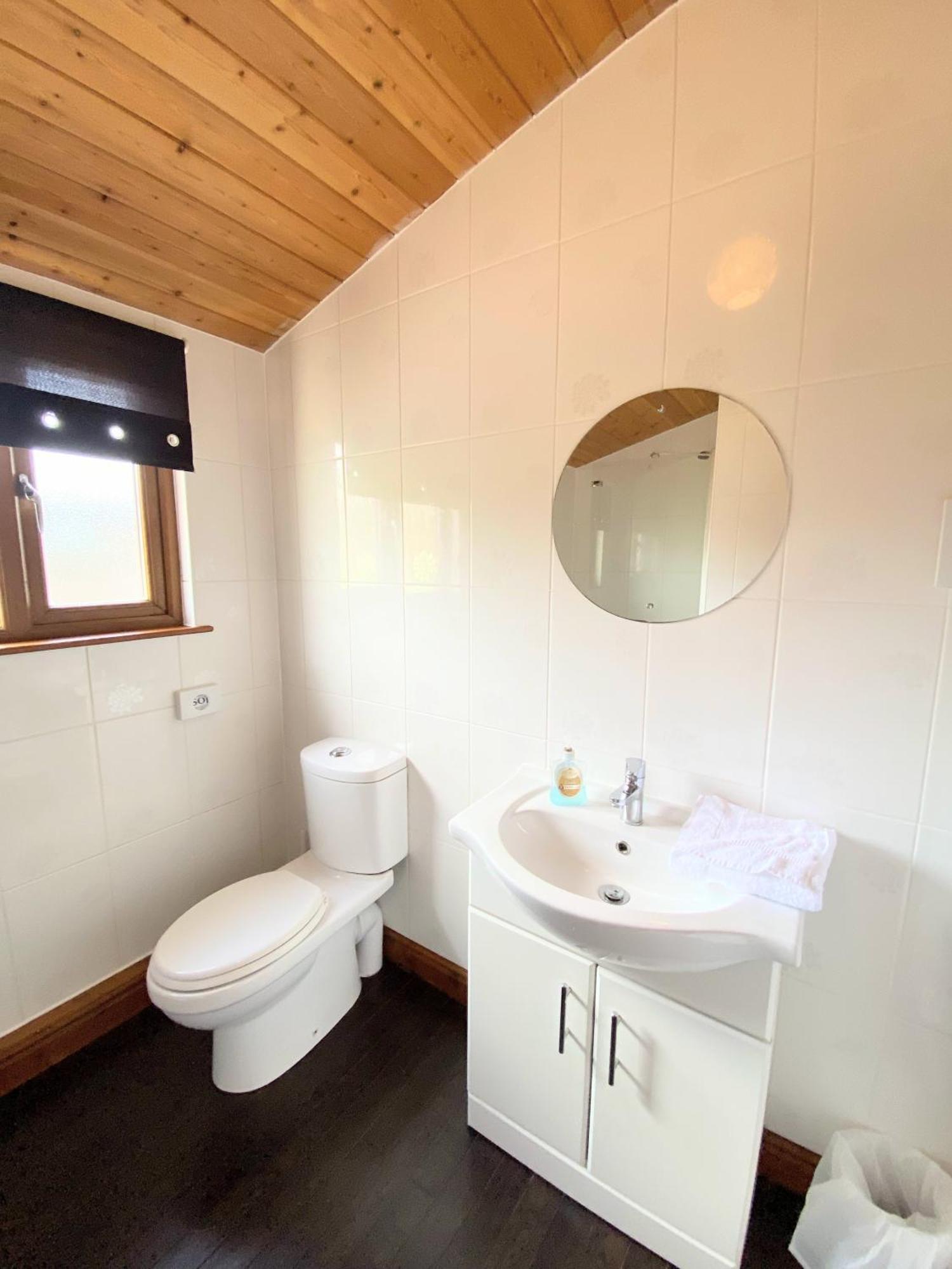 Torridon 12 With Private Hot Tub - Fife - Loch Leven - Lomond Hills Villa Kelty Dış mekan fotoğraf