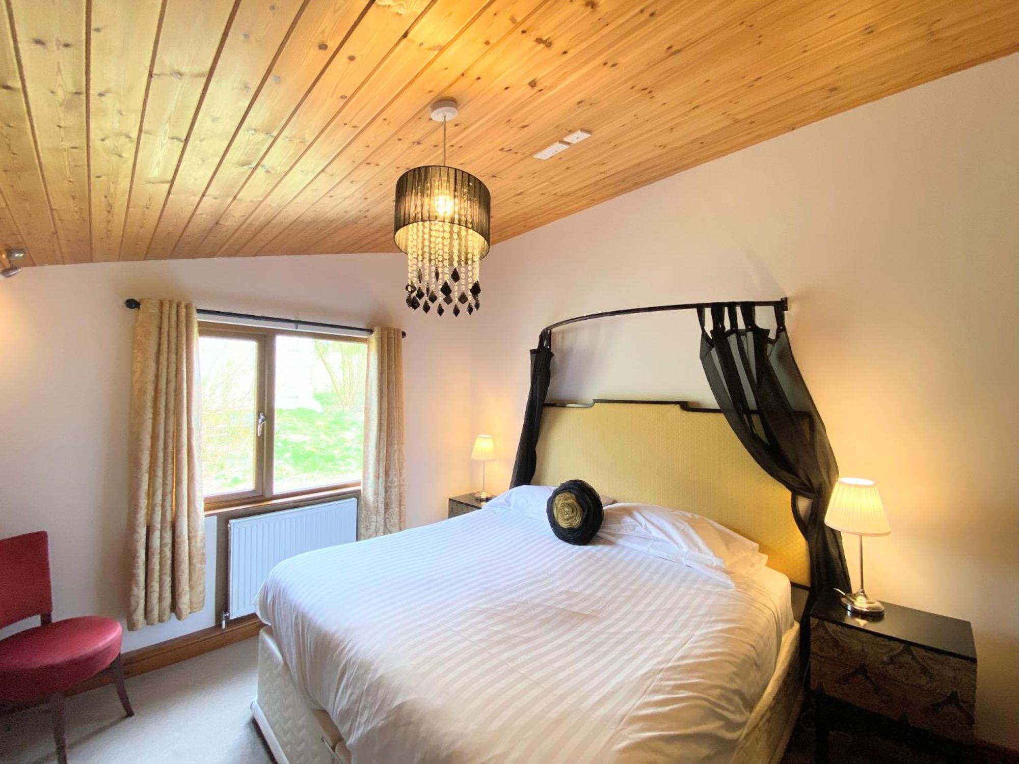 Torridon 12 With Private Hot Tub - Fife - Loch Leven - Lomond Hills Villa Kelty Dış mekan fotoğraf
