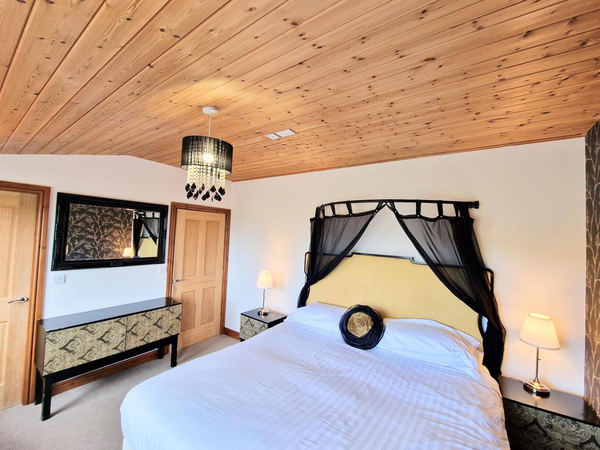 Torridon 12 With Private Hot Tub - Fife - Loch Leven - Lomond Hills Villa Kelty Dış mekan fotoğraf