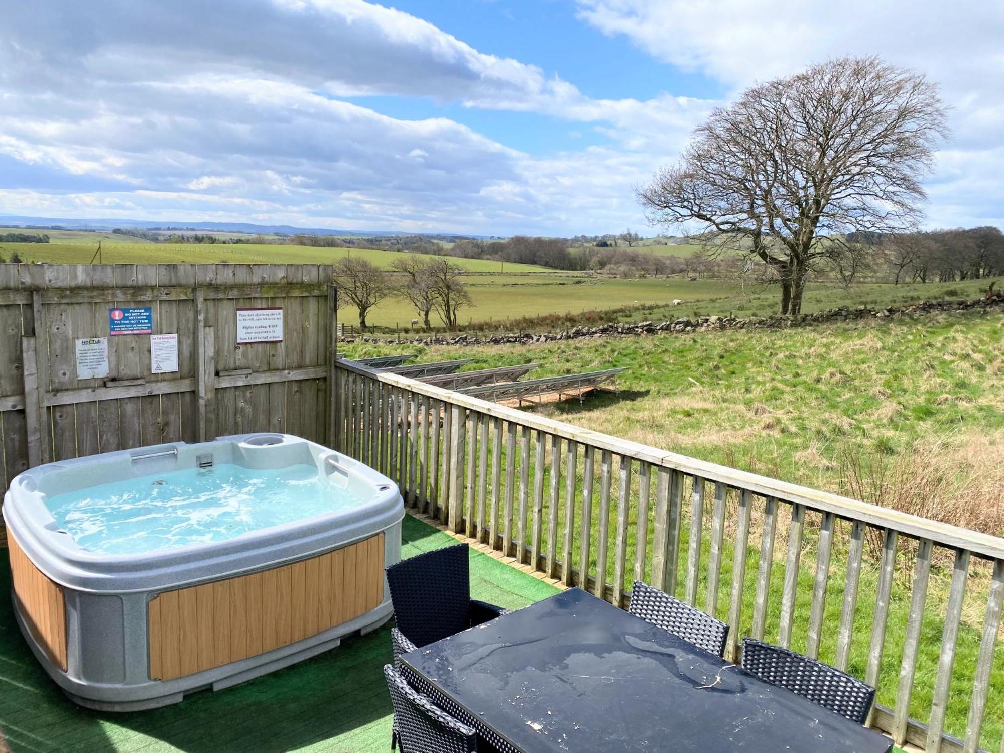 Torridon 12 With Private Hot Tub - Fife - Loch Leven - Lomond Hills Villa Kelty Dış mekan fotoğraf