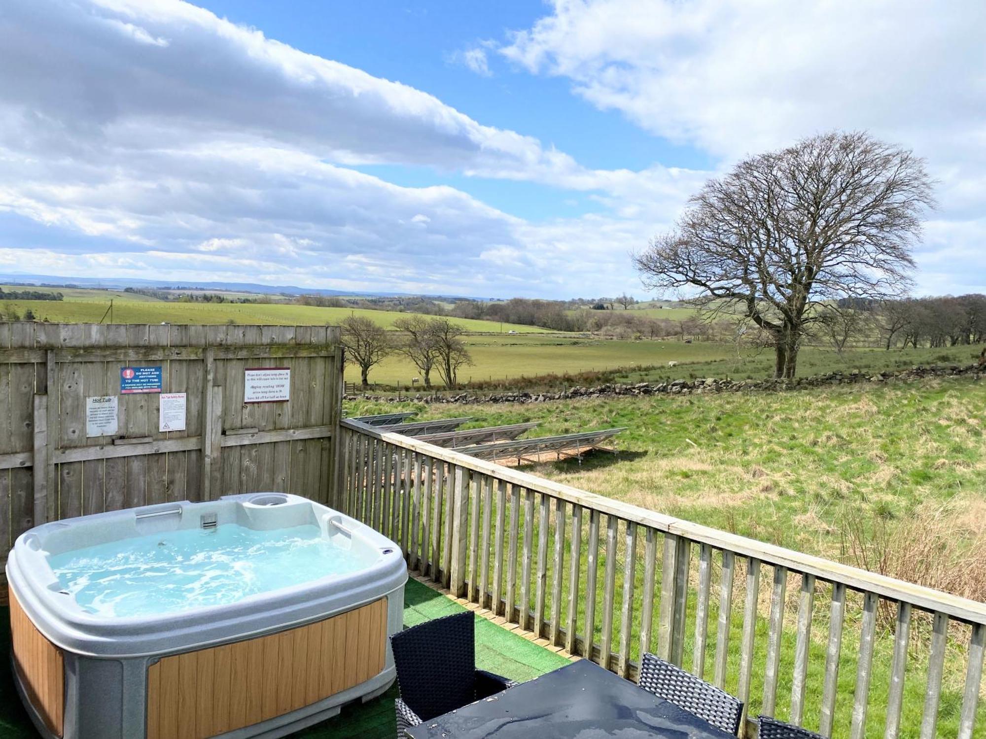Torridon 12 With Private Hot Tub - Fife - Loch Leven - Lomond Hills Villa Kelty Dış mekan fotoğraf