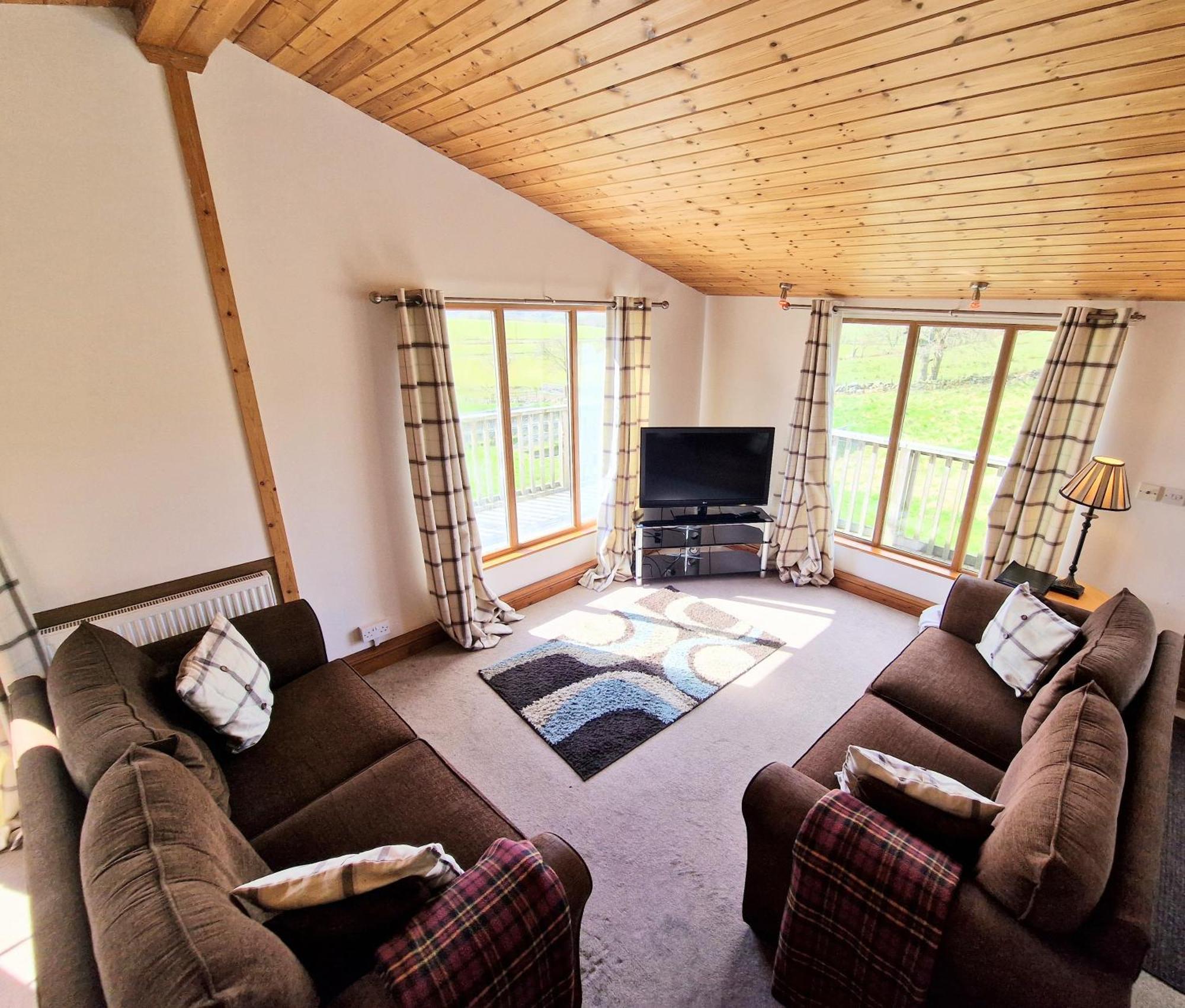 Torridon 12 With Private Hot Tub - Fife - Loch Leven - Lomond Hills Villa Kelty Dış mekan fotoğraf