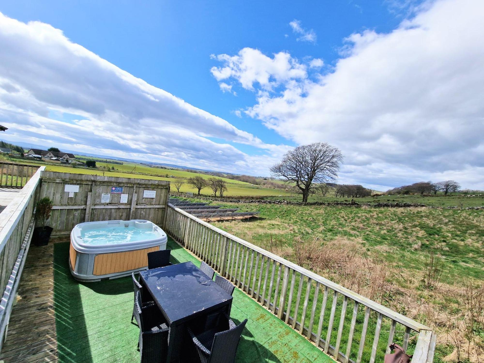 Torridon 12 With Private Hot Tub - Fife - Loch Leven - Lomond Hills Villa Kelty Dış mekan fotoğraf